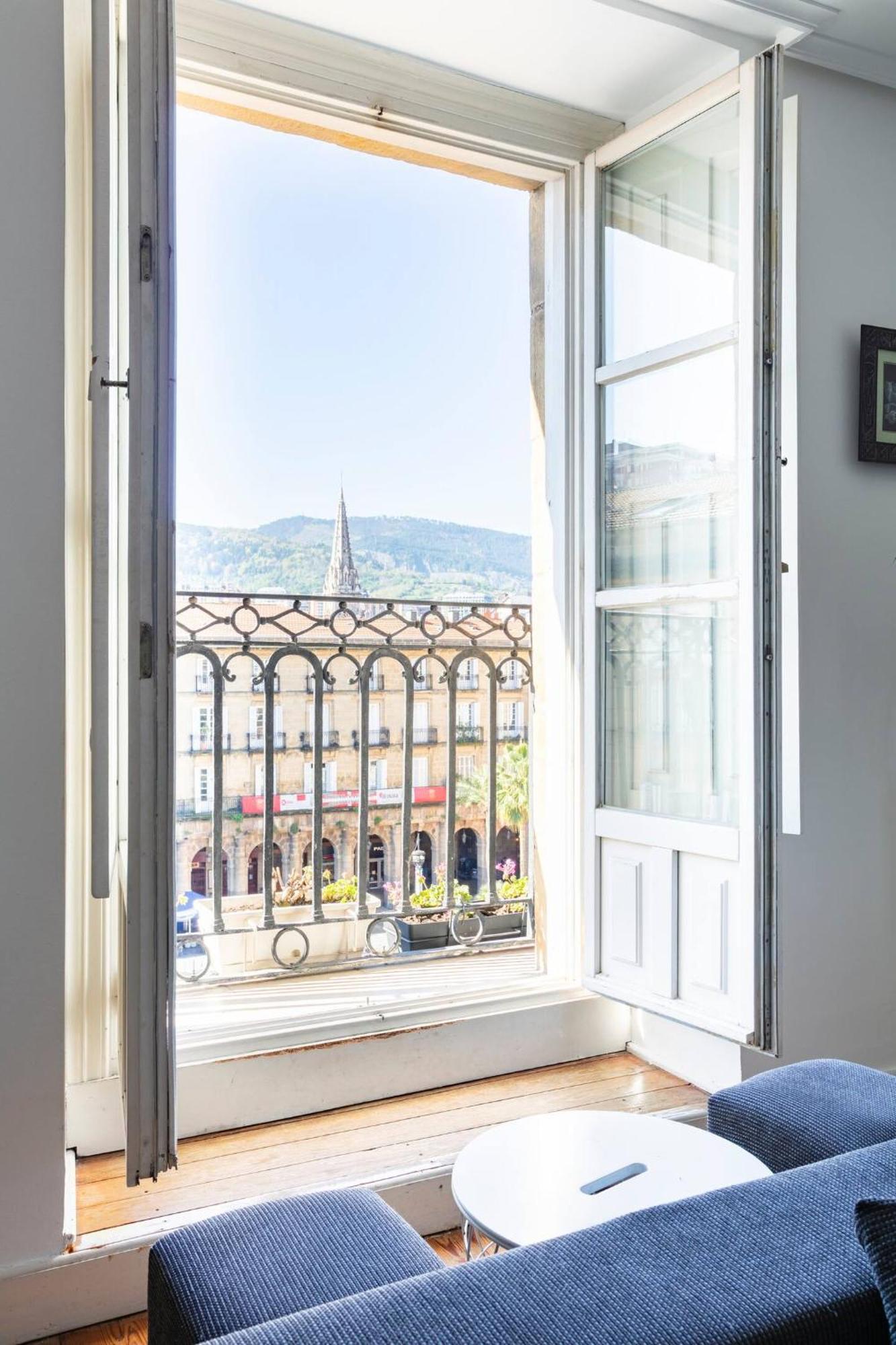 Plaza Nueva Habitaciones Bilbao Zewnętrze zdjęcie